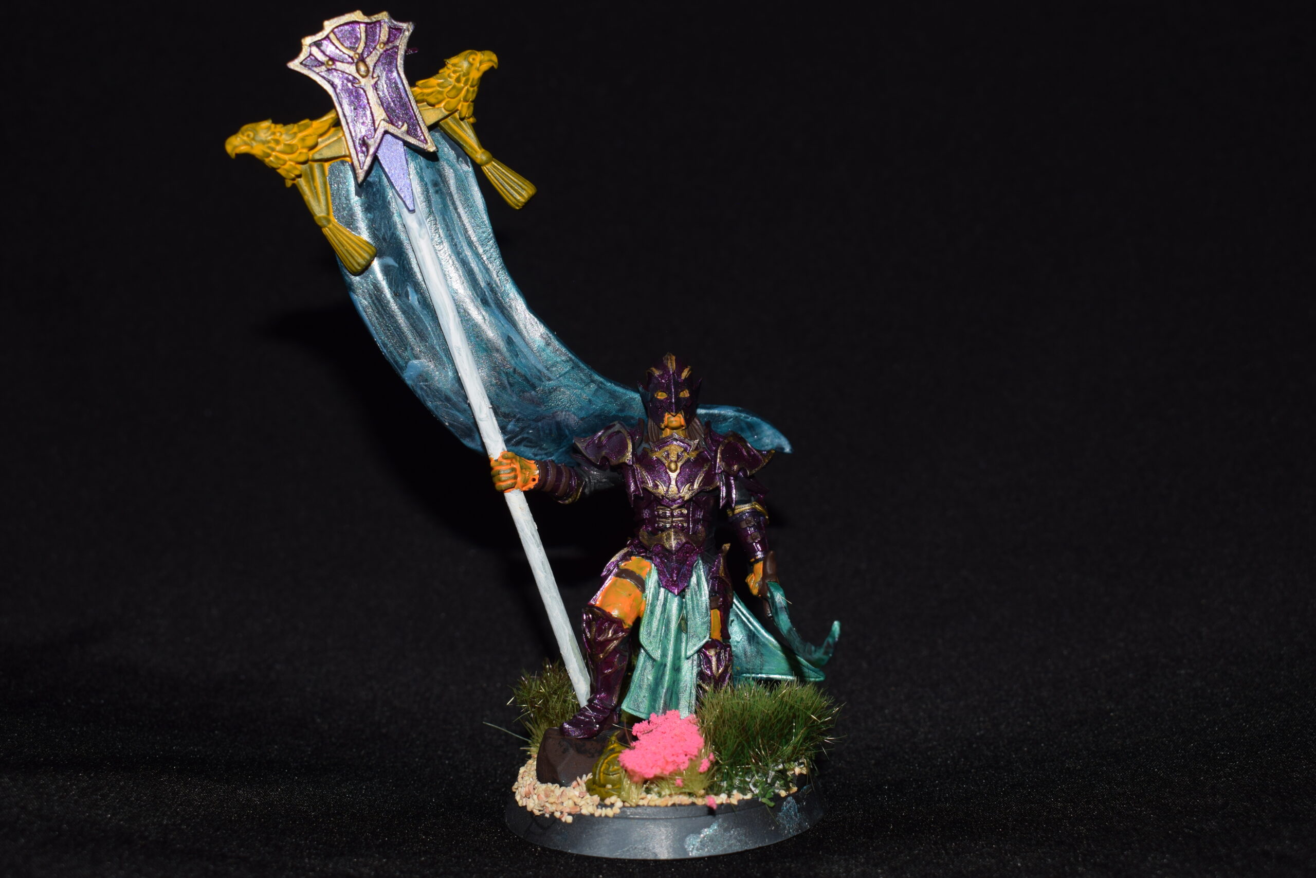 Banner Bearer Giant